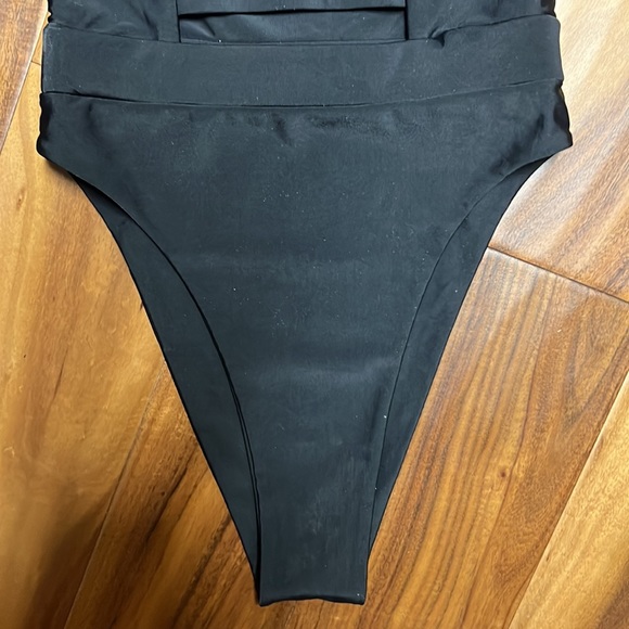 Vs swim (not included in any bundles) - Picture 3 of 5